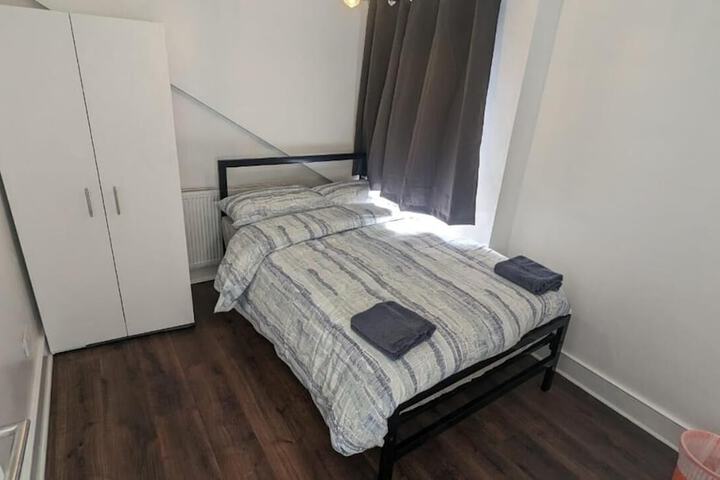 Room 5 of 7
