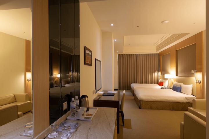 Room 25 of 57