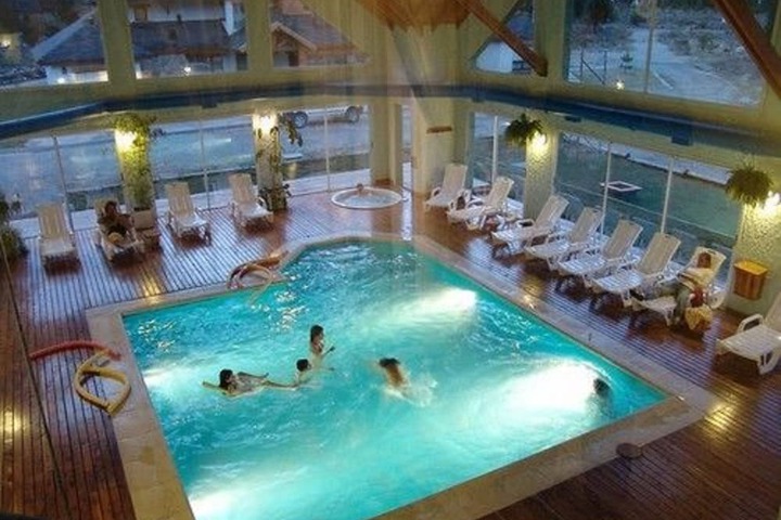 Pools & Facilities