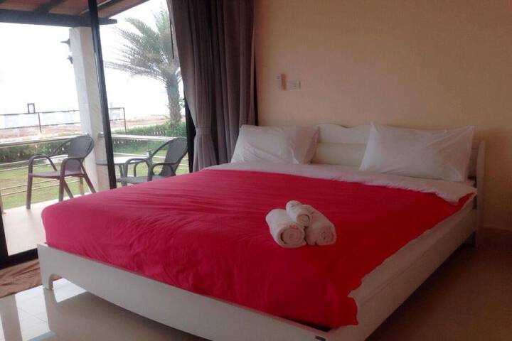 Room 4 of 7