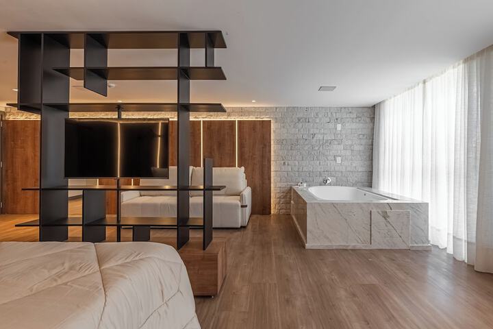 Room 19 of 35