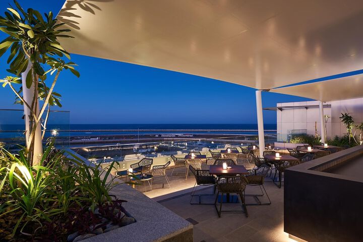 Lounge 42 of 67