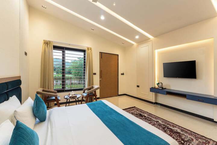 Room 4 of 26