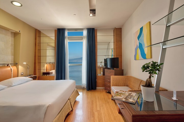 Room 15 of 73