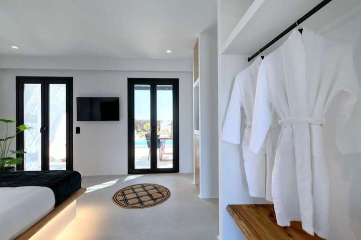 Room 4 of 48