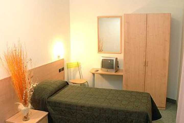 Room 2 of 13