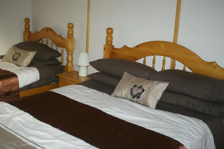 Room 3 of 7