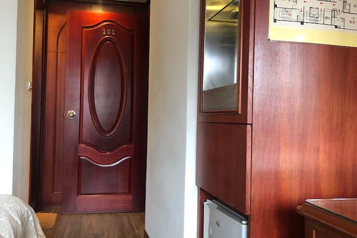 Room 8 of 56