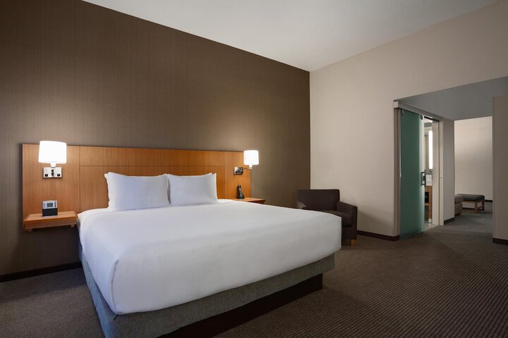 Room 26 of 60