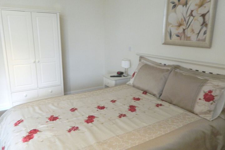 Room 4 of 40