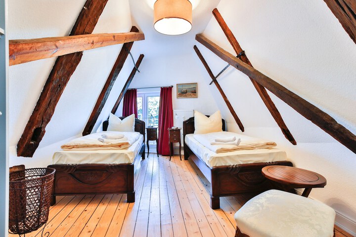 Room 15 of 131