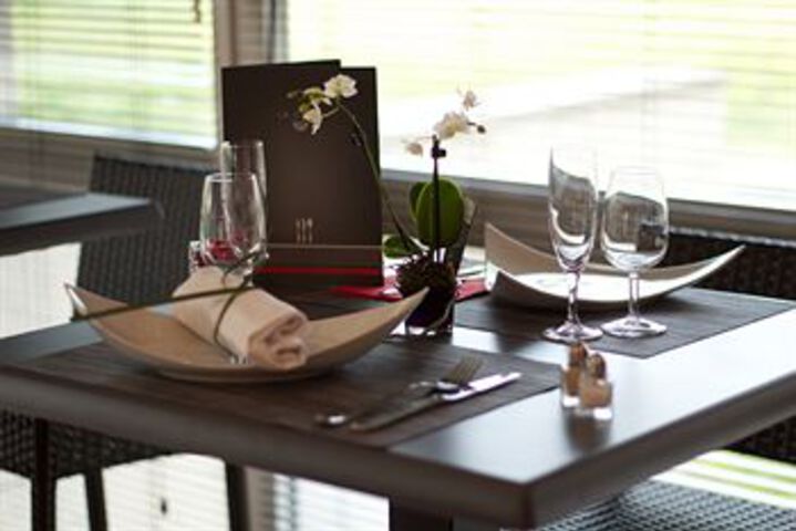 Dining 20 of 22