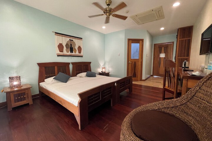 Room 10 of 68