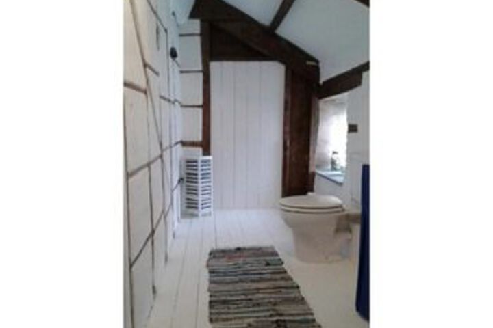 Room 2 of 31
