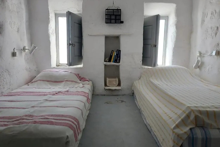 Room 3 of 11