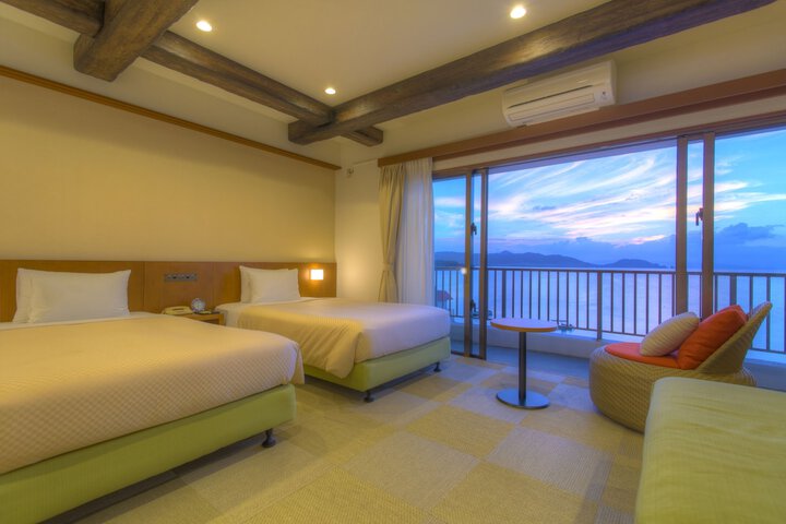 Room 10 of 90