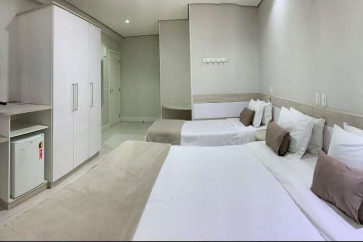 Room 6 of 33