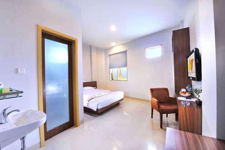 Room 5 of 7