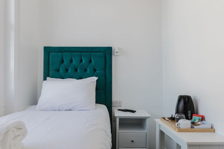 Room 54 of 122