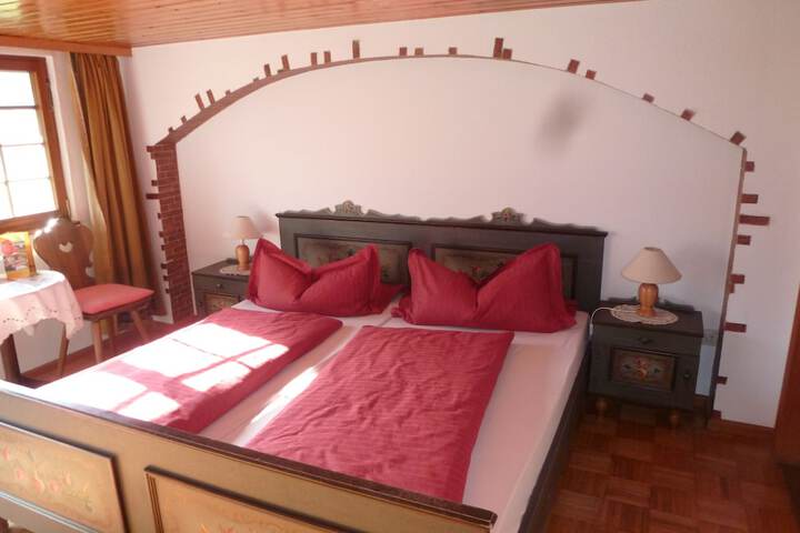 Room 9 of 90