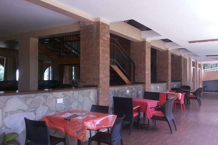Dining 76 of 81