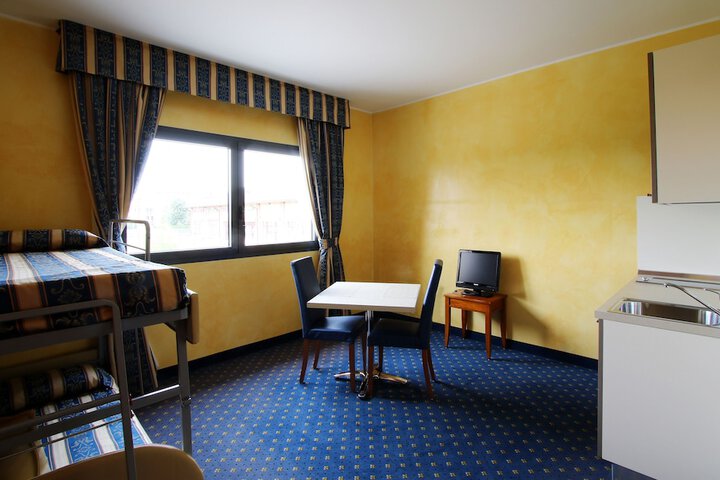 Room 7 of 51