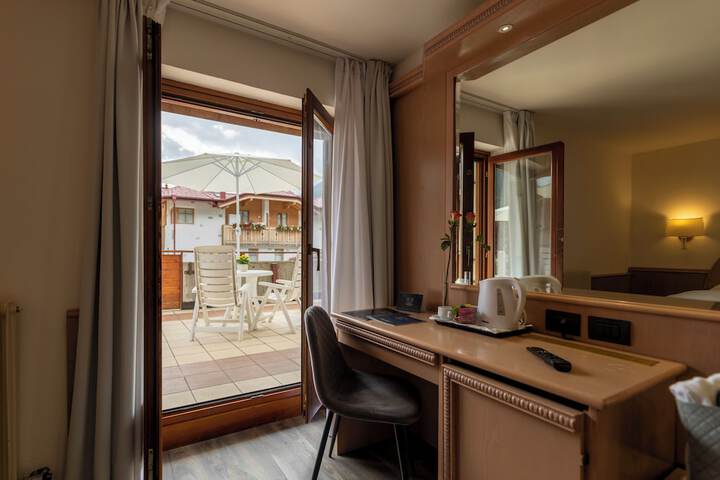 Hotel 175 of 180