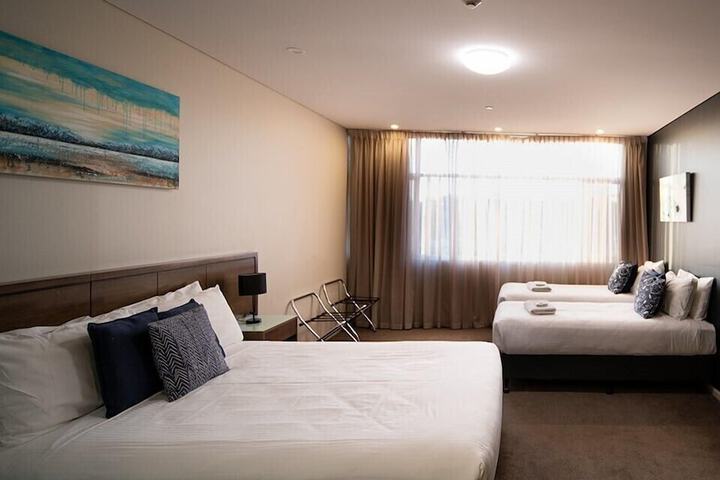 Room 43 of 102