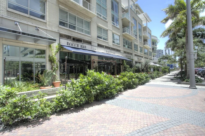 Exterior of Nuovo Miami at Midtown