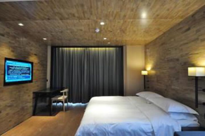 Room 5 of 27