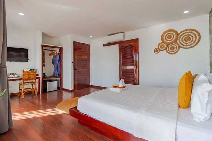 Room 29 of 97