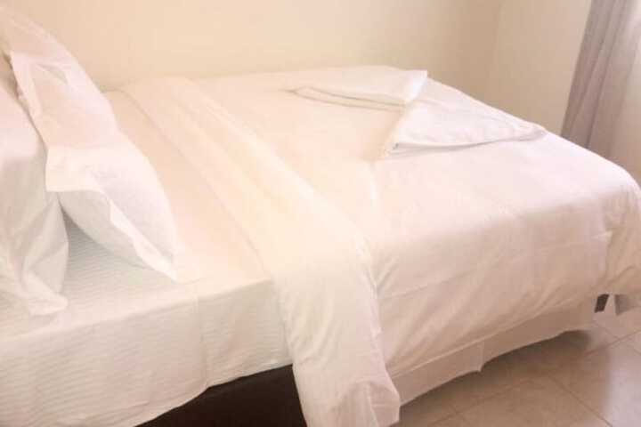 Room 5 of 12
