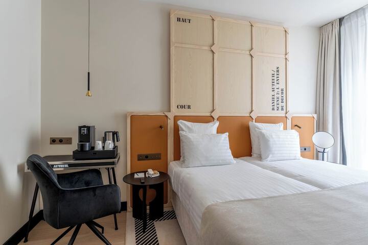 Room 64 of 133