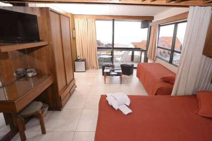 Room 2 of 62