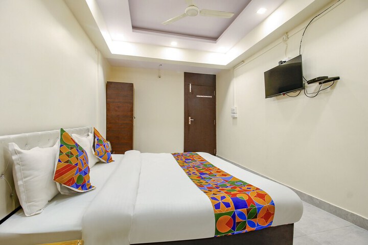 Room 18 of 29