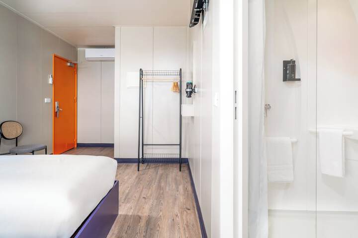 Room 38 of 47