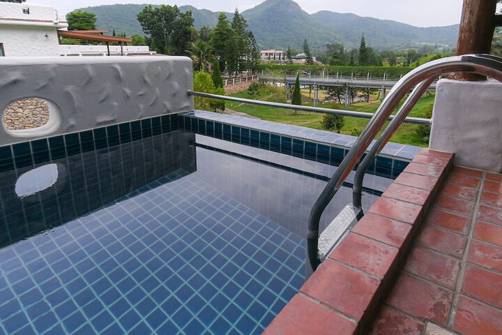 Pool 106 of 157
