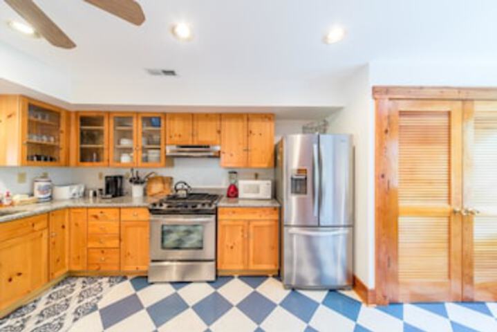 Photo of W ASHLEY 322 5 Bedroom Holiday Home by My Ocean Rentals