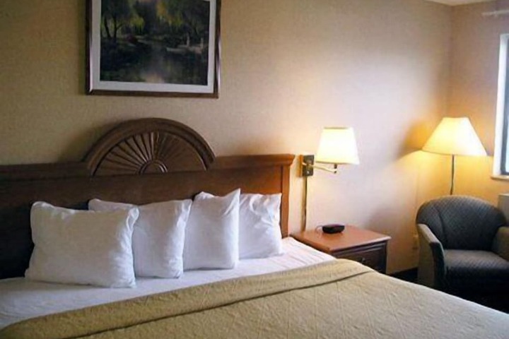 Room 6 of 35