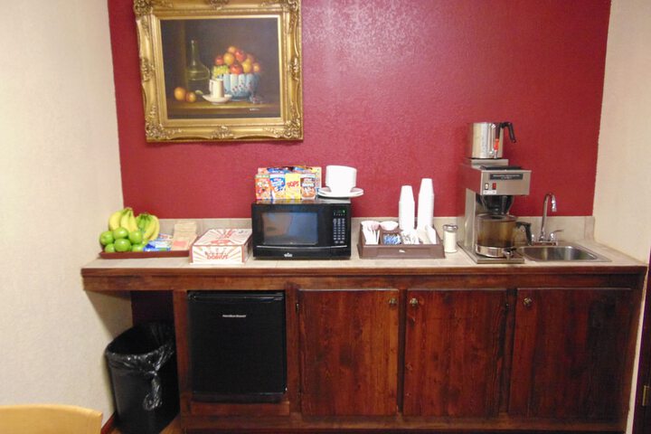 Breakfast/Coffee Service 10 of 19