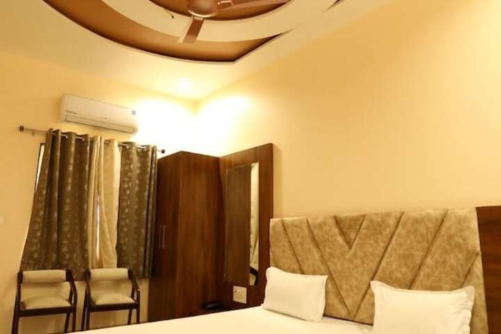 Room 16 of 39