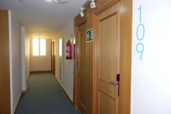 Ballroom/Hall 56 of 74