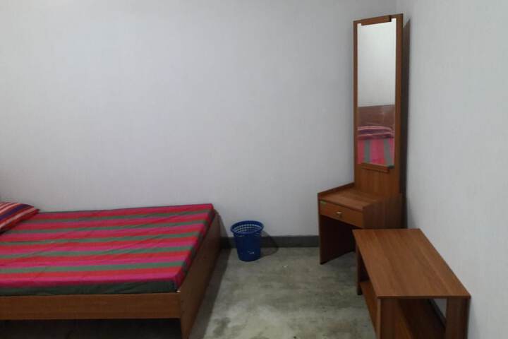 Room 4 of 23