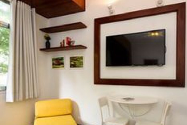 Room 13 of 20