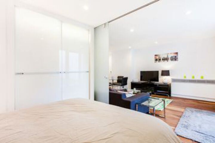 Room 4 of 30