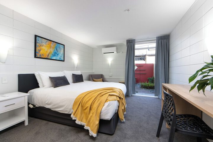 Room 7 of 34
