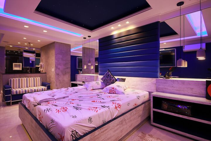 Room 26 of 62