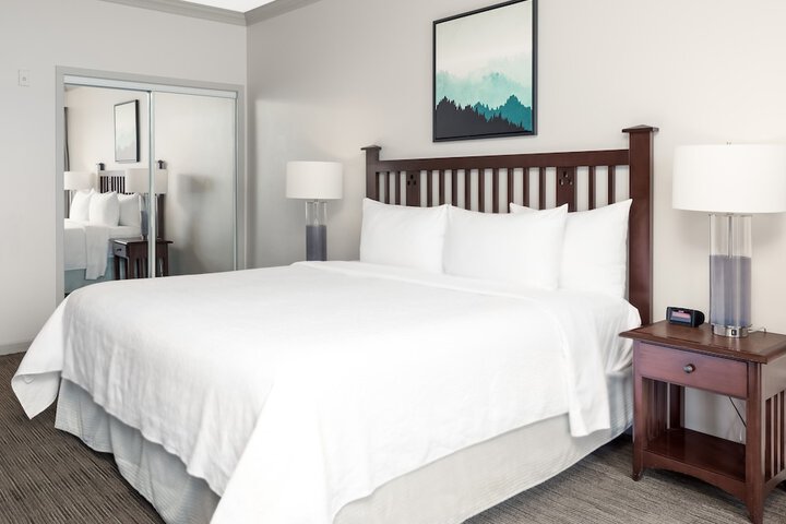 Room 28 of 102