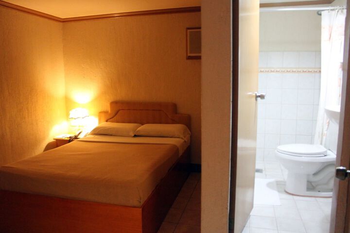 Room 21 of 64