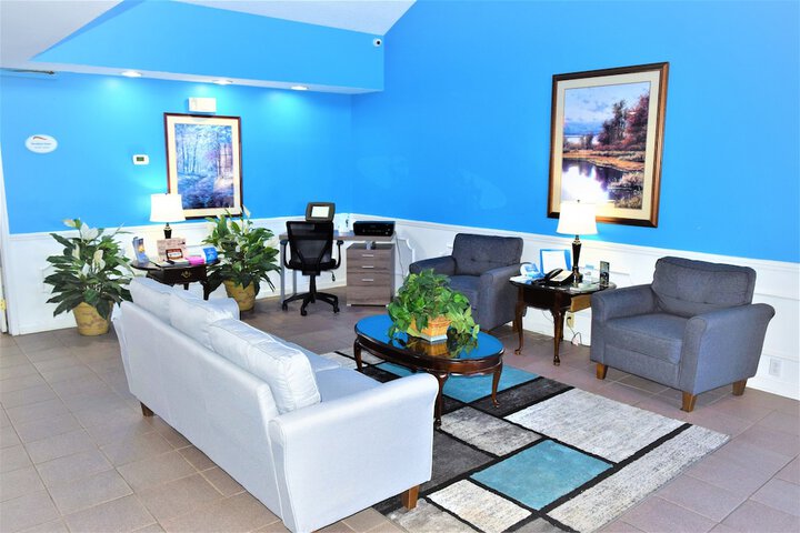 Business Center 48 of 56